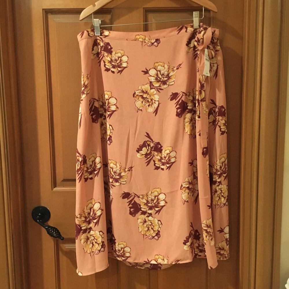Never worn Nordstrom Rack wrap floral midi skirt